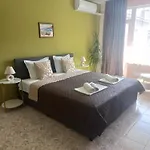 Dani بوموري