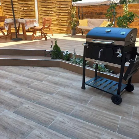 Πανσιόν Dani *