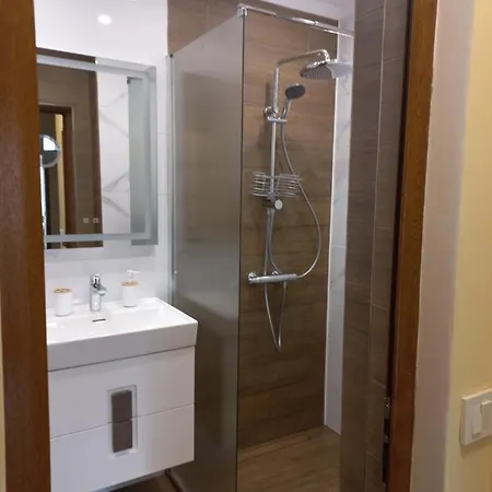 Πανσιόν Dani Πομόριε