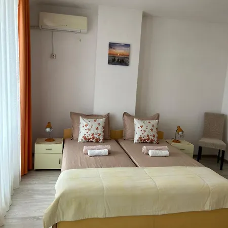 Guest House Pomorie 게스트하우스