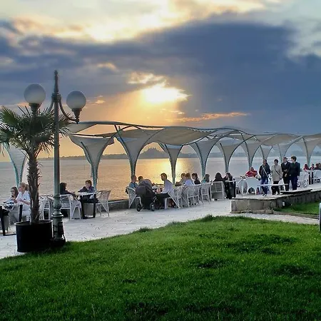 Πανσιόν Dani Πομόριε